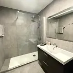 Marbella Centro Amplio Apartamento Con Parking Gratis Y Terraza - Magnolia Properties